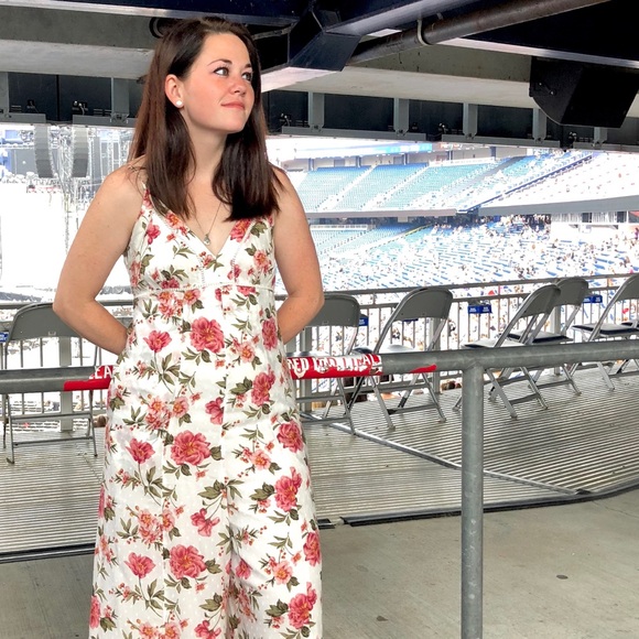 Meet your Posher, Nichole - Picture 6 of 6